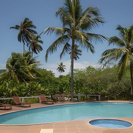 Em Frente A Praia De Taperapuan; Piscina; 1 Quarto; Wifi 300 Mbs; Estacionamento Gratuito 1 Veiculo Porto Seguro Esterno foto