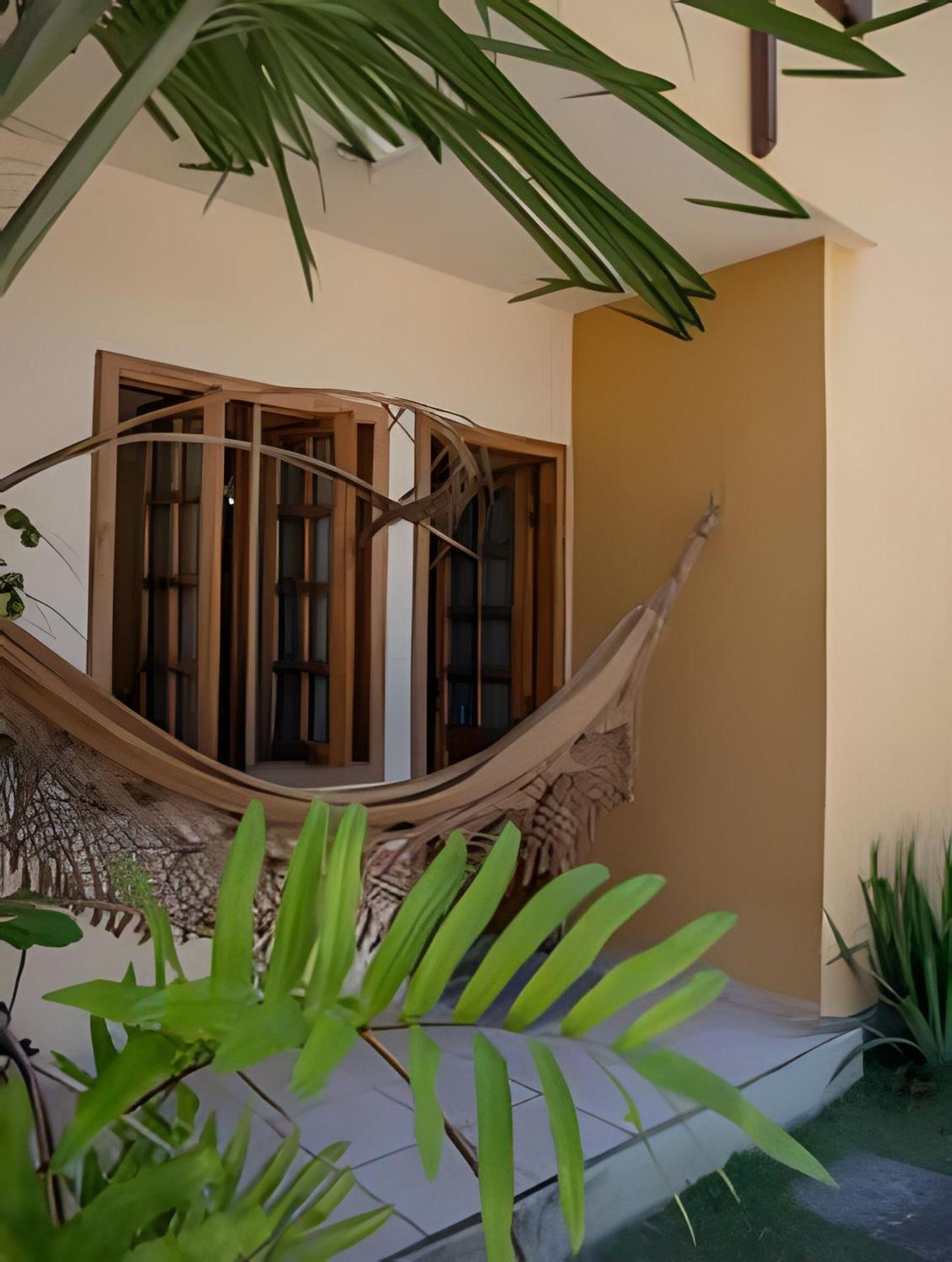 Em Frente A Praia De Taperapuan; Piscina; 1 Quarto; Wifi 300 Mbs; Estacionamento Gratuito 1 Veiculo Porto Seguro Esterno foto