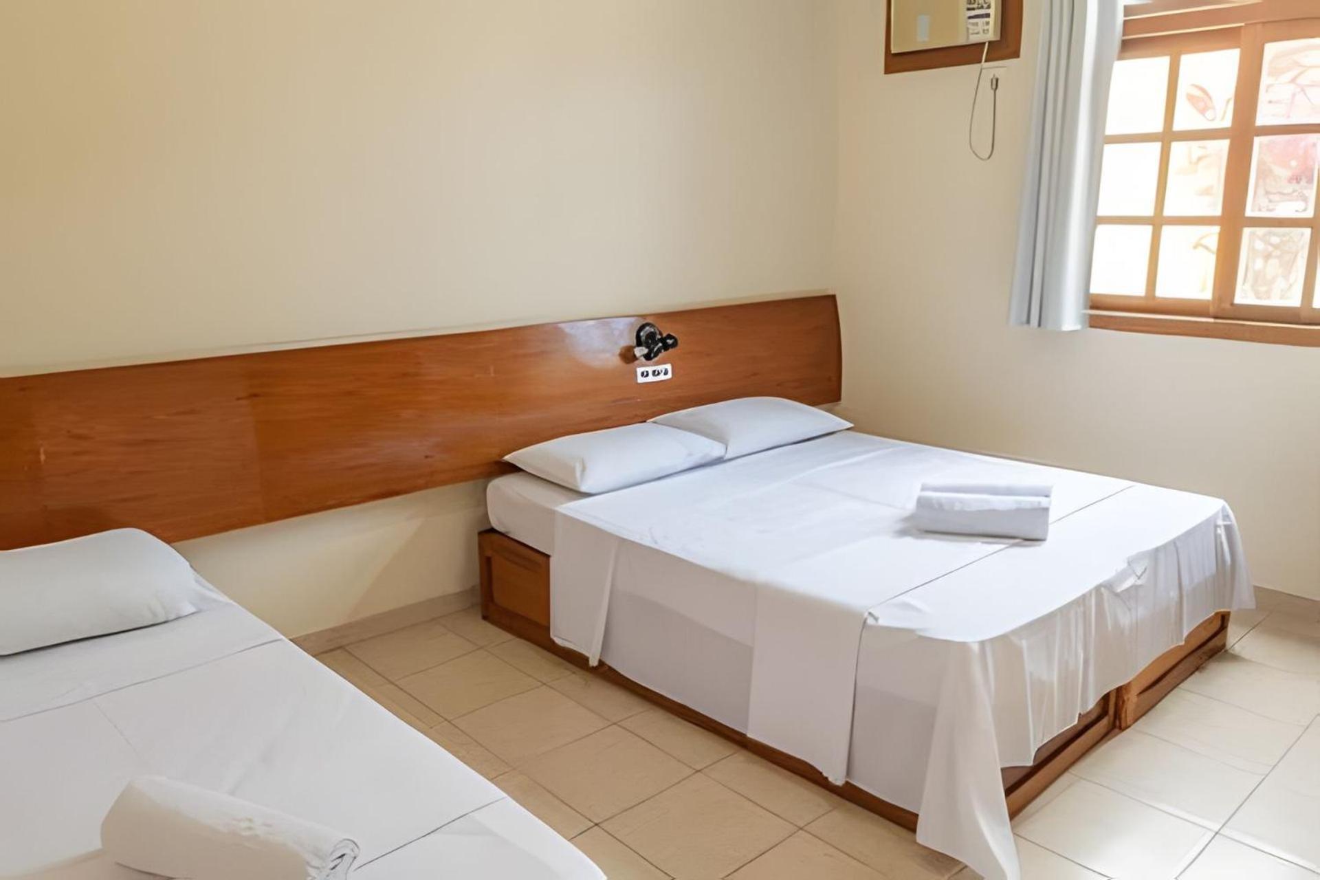 Em Frente A Praia De Taperapuan; Piscina; 1 Quarto; Wifi 300 Mbs; Estacionamento Gratuito 1 Veiculo Porto Seguro Esterno foto