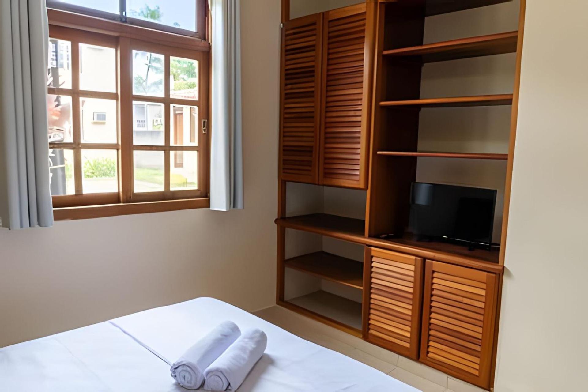 Em Frente A Praia De Taperapuan; Piscina; 1 Quarto; Wifi 300 Mbs; Estacionamento Gratuito 1 Veiculo Porto Seguro Esterno foto